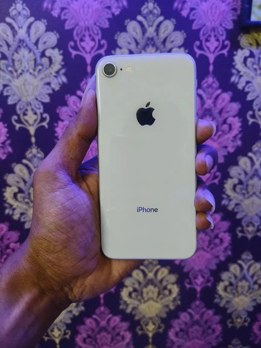 Apple iPhone 8