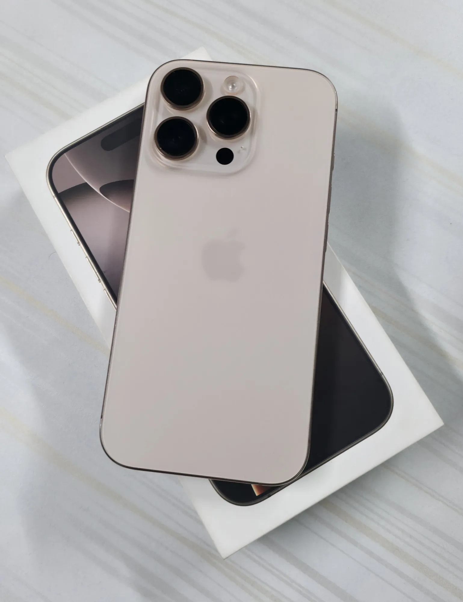 Apple iPhone 16 Pro