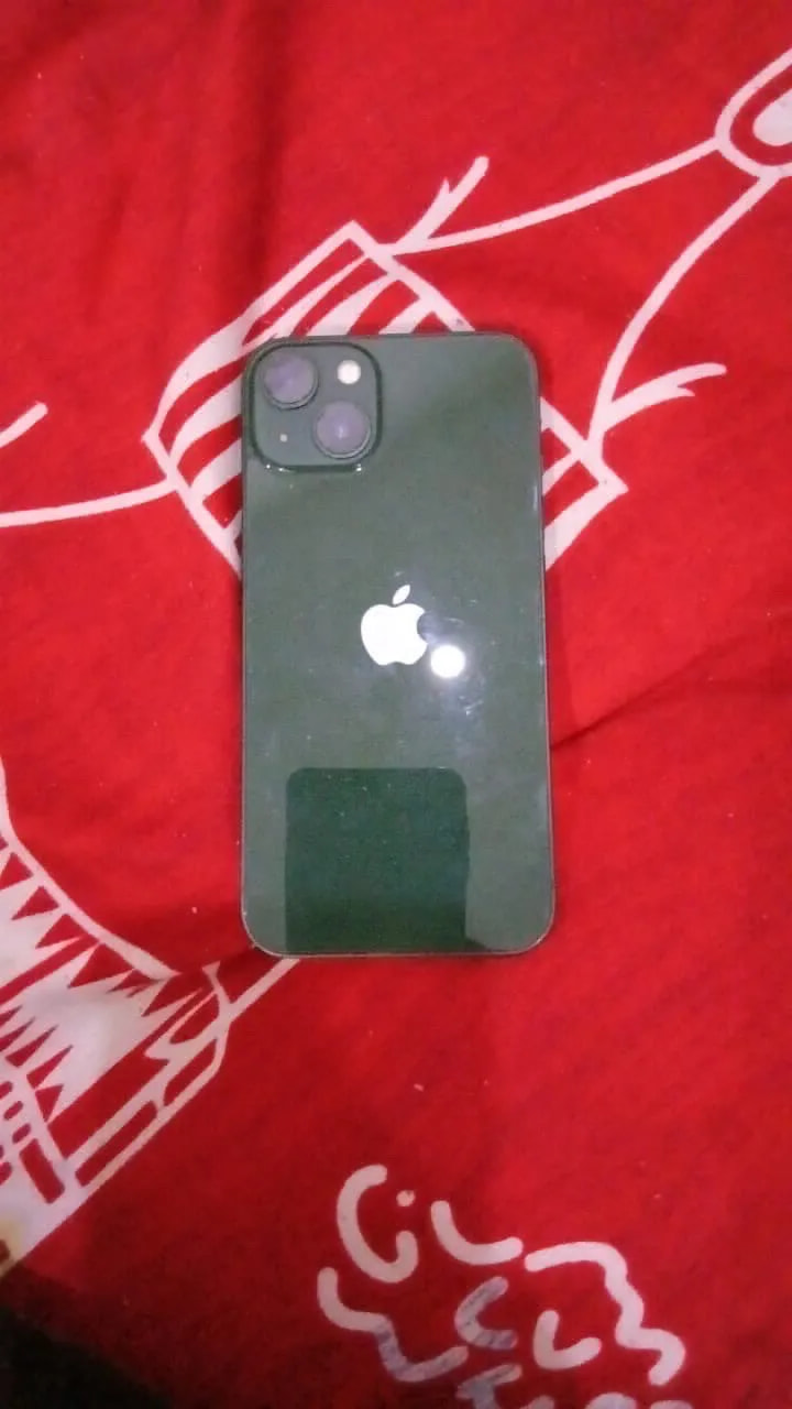 Apple iPhone 13