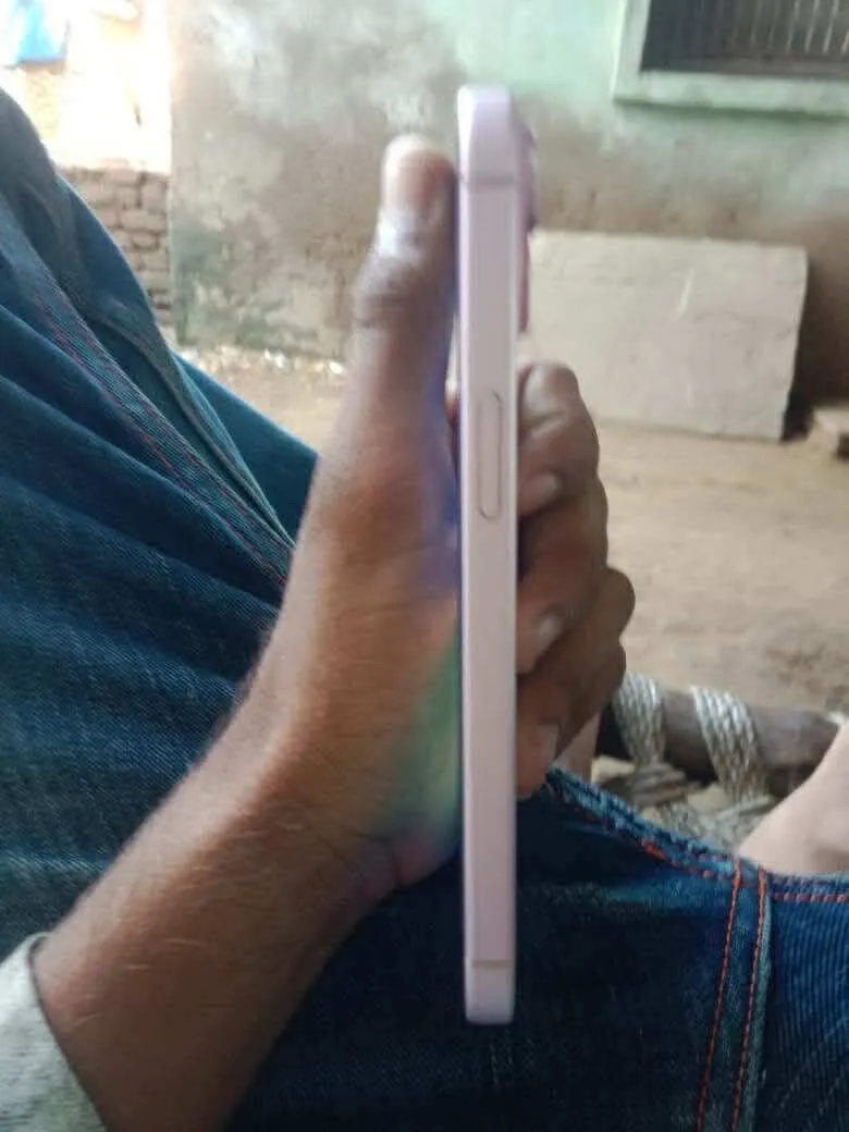 Apple iPhone 15