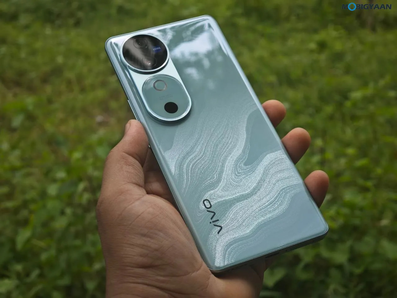 vivo V40