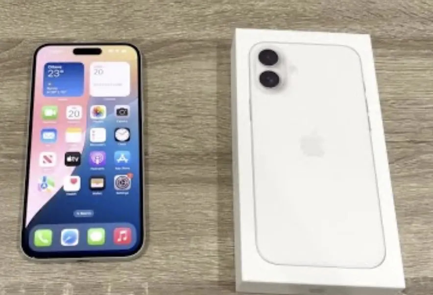 Apple iPhone 16