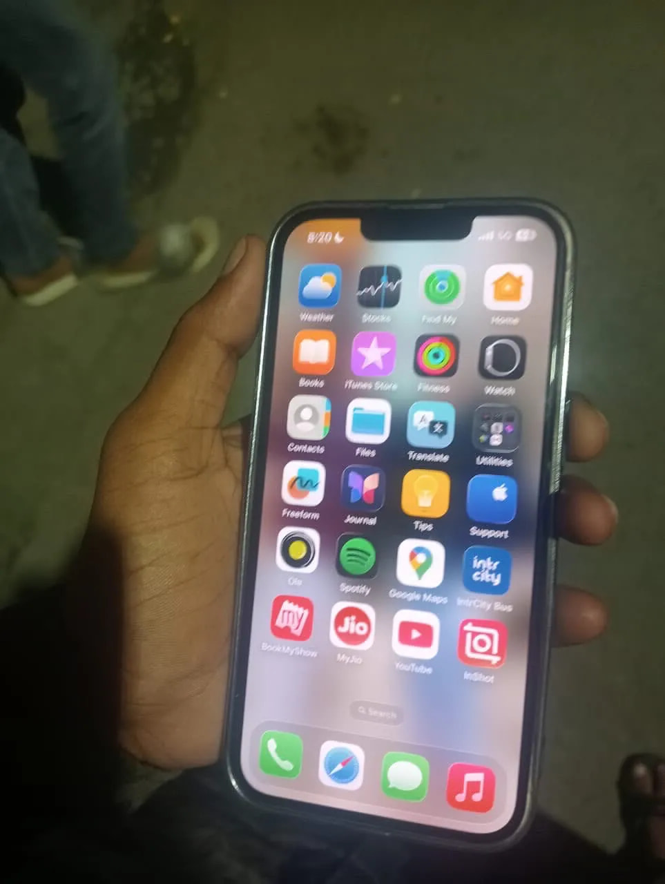 Apple iPhone 13