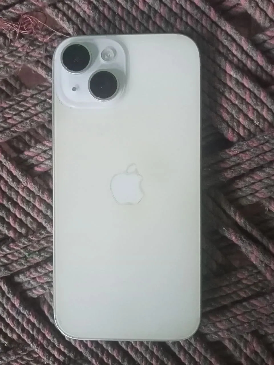 Apple iPhone 15