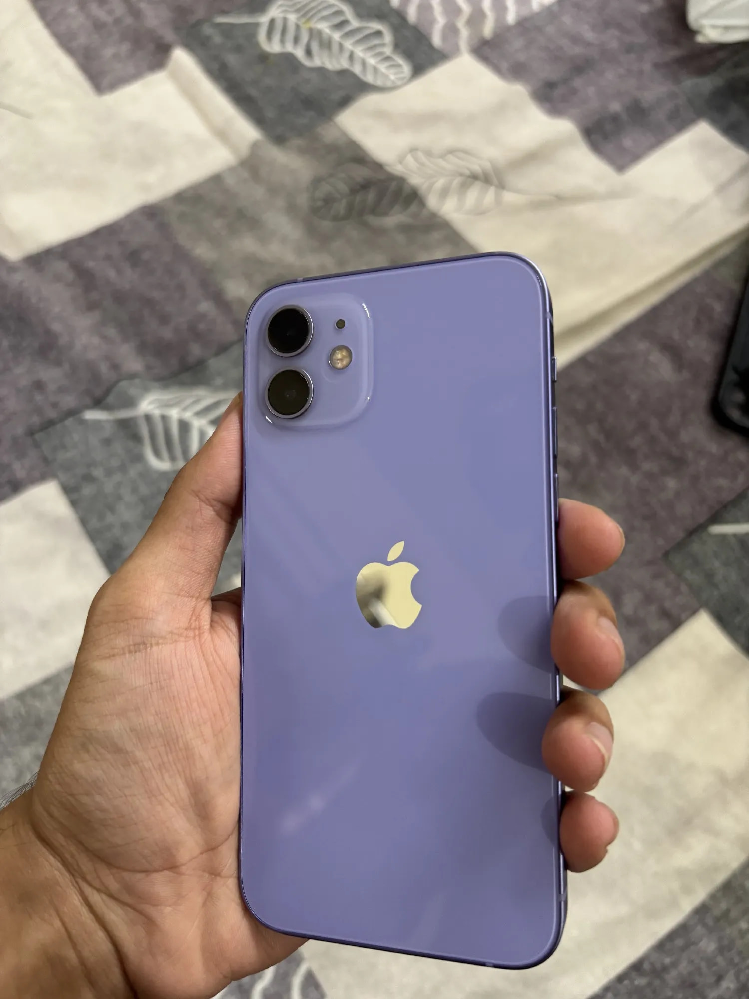 Apple iPhone 12