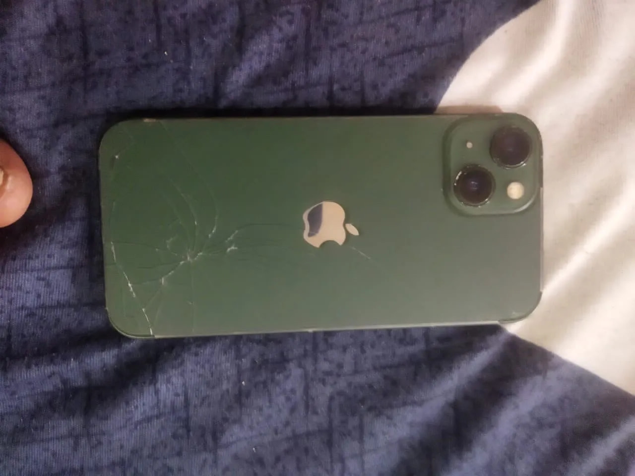 Apple iPhone 13