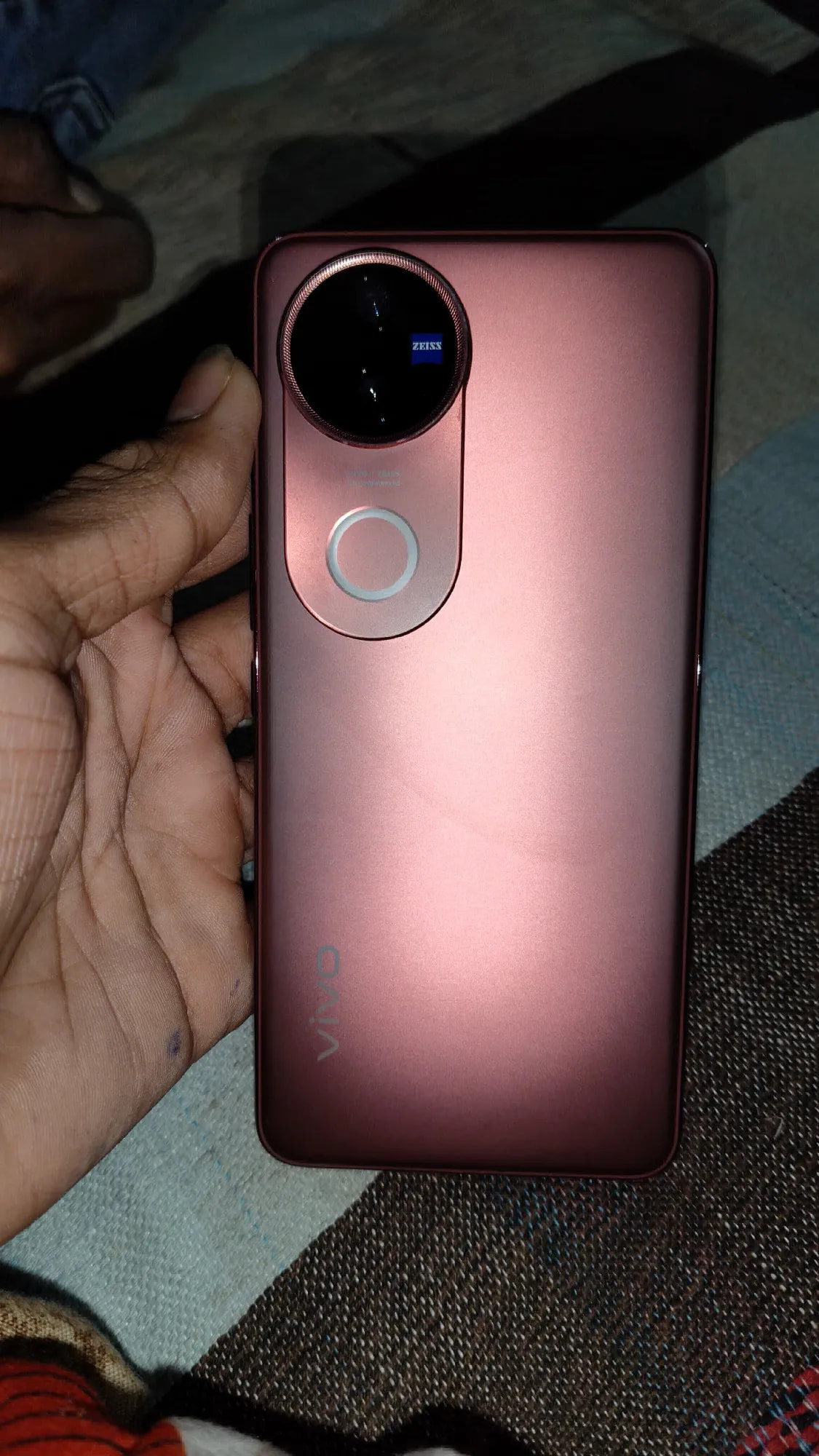 vivo V50