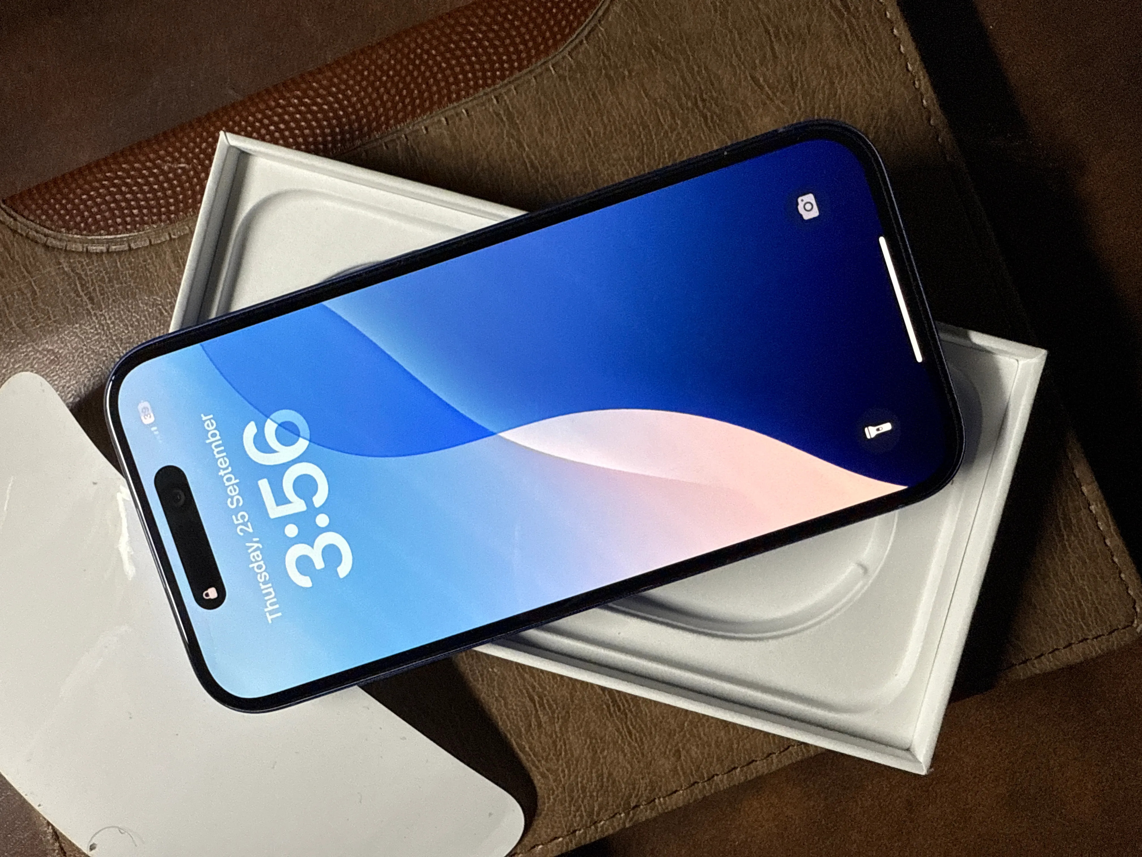 Apple iPhone 16