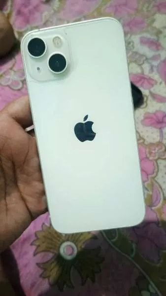 Apple iPhone 13
