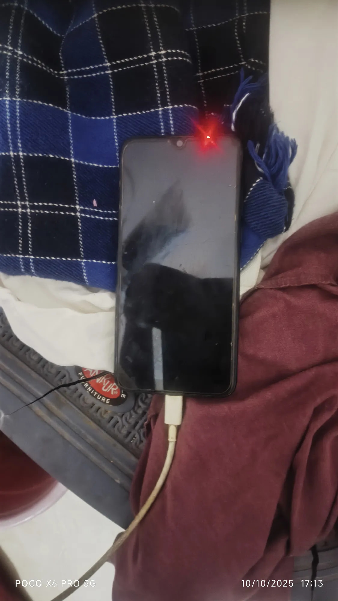 LG W30