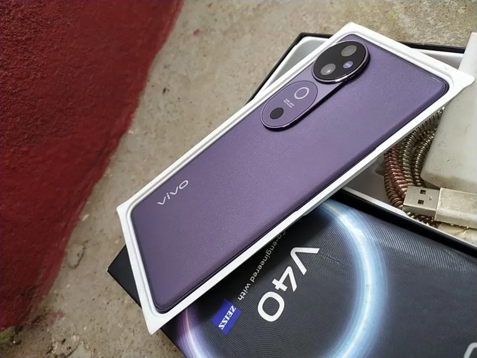 vivo V40