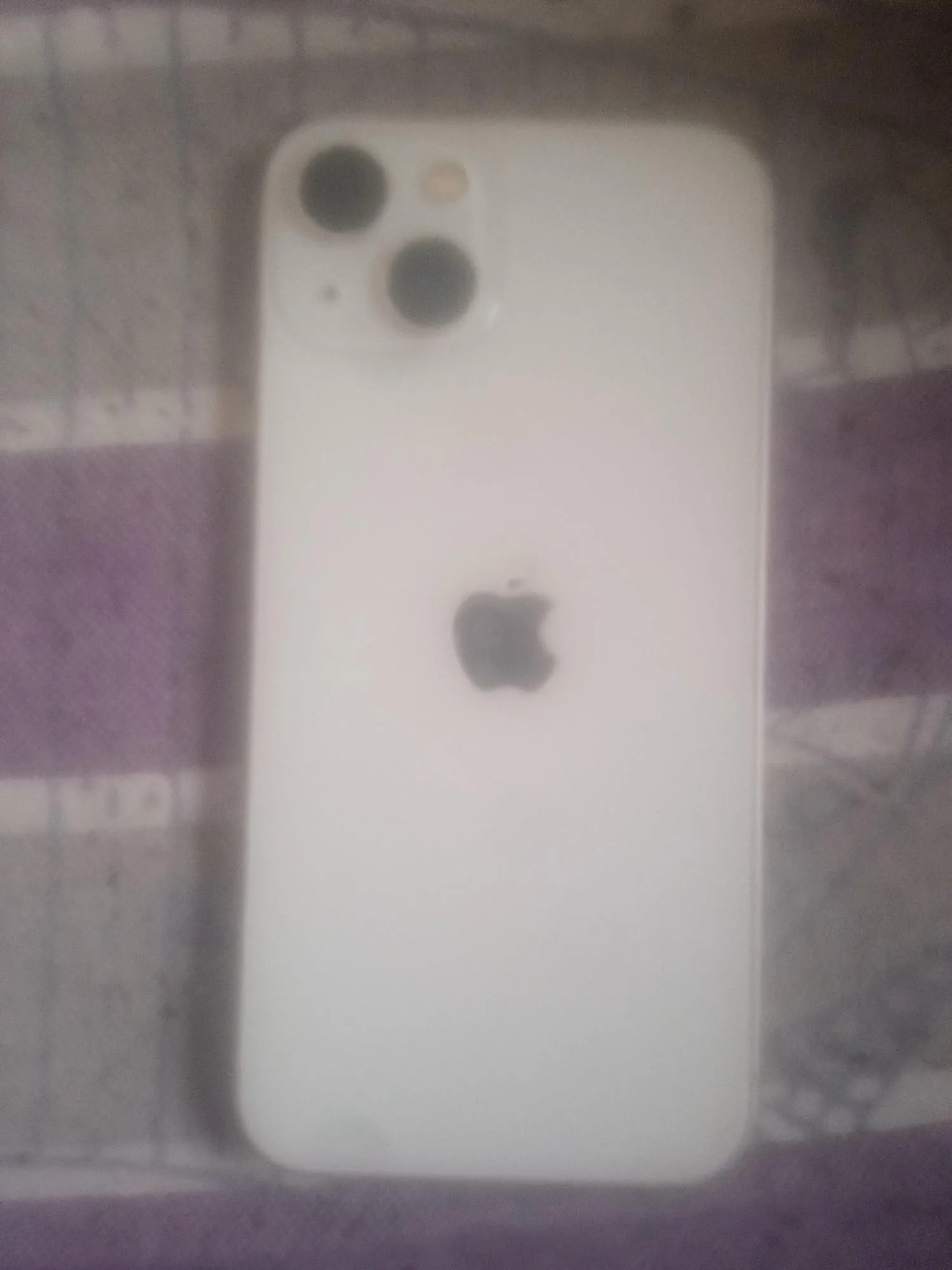 Apple iPhone 13