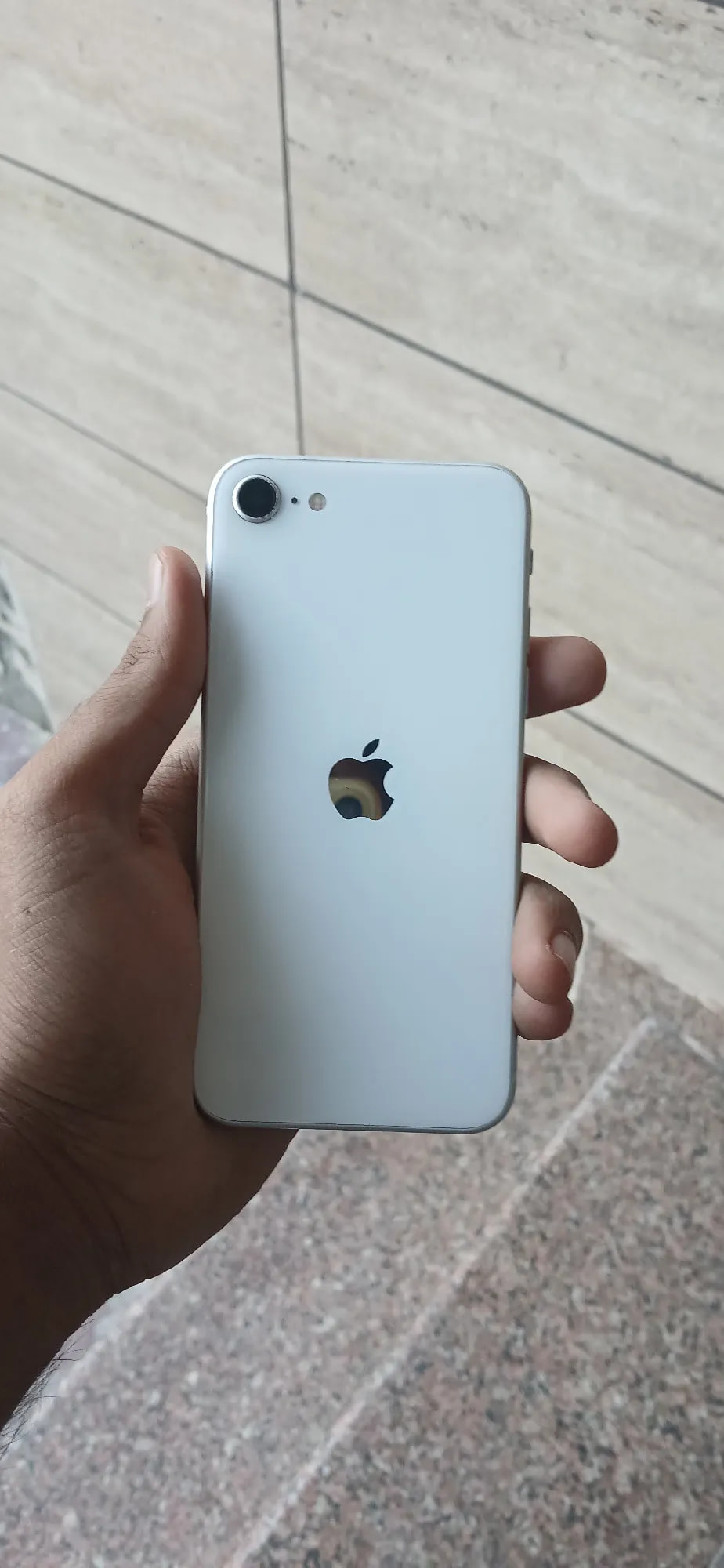 Apple iPhone SE (2022)