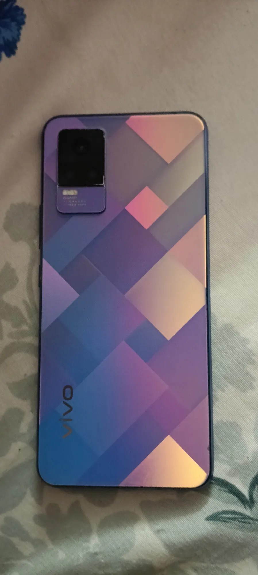 vivo Y73