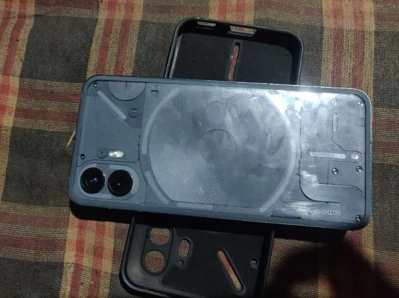 Nothing Phone (2)