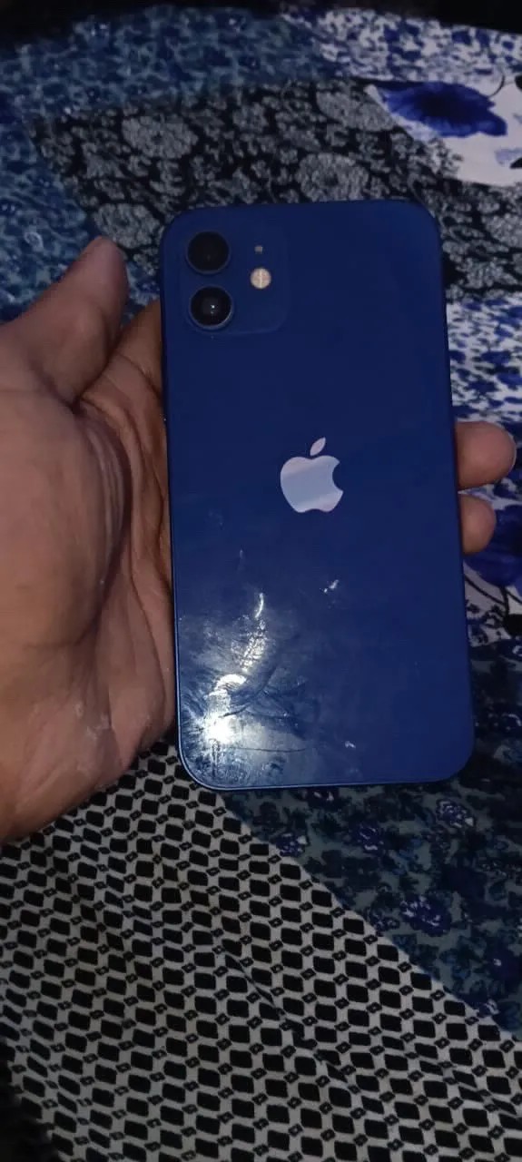Apple iPhone 12