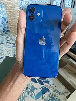 Apple iPhone 12
