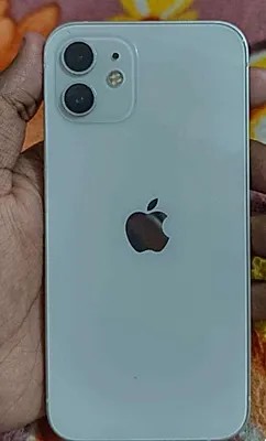 Apple iPhone 12