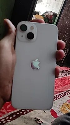 Apple iPhone 13