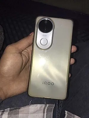 vivo iQOO Z9s