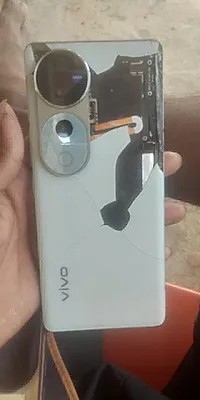 vivo V40 Pro