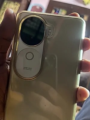 vivo V50