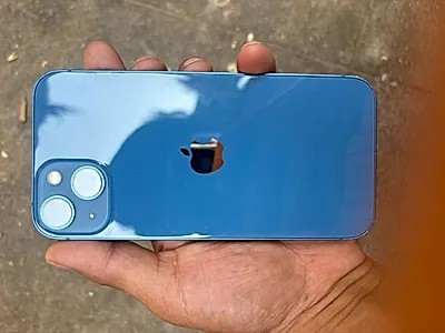 Apple iPhone 13