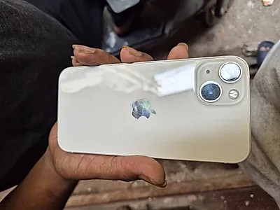 Apple iPhone 13