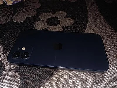Apple iPhone 12