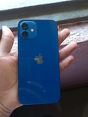 Apple iPhone 12