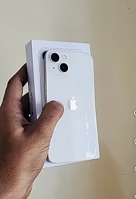 Apple iPhone 13
