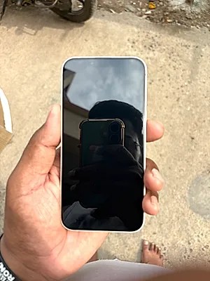 Apple iPhone 13