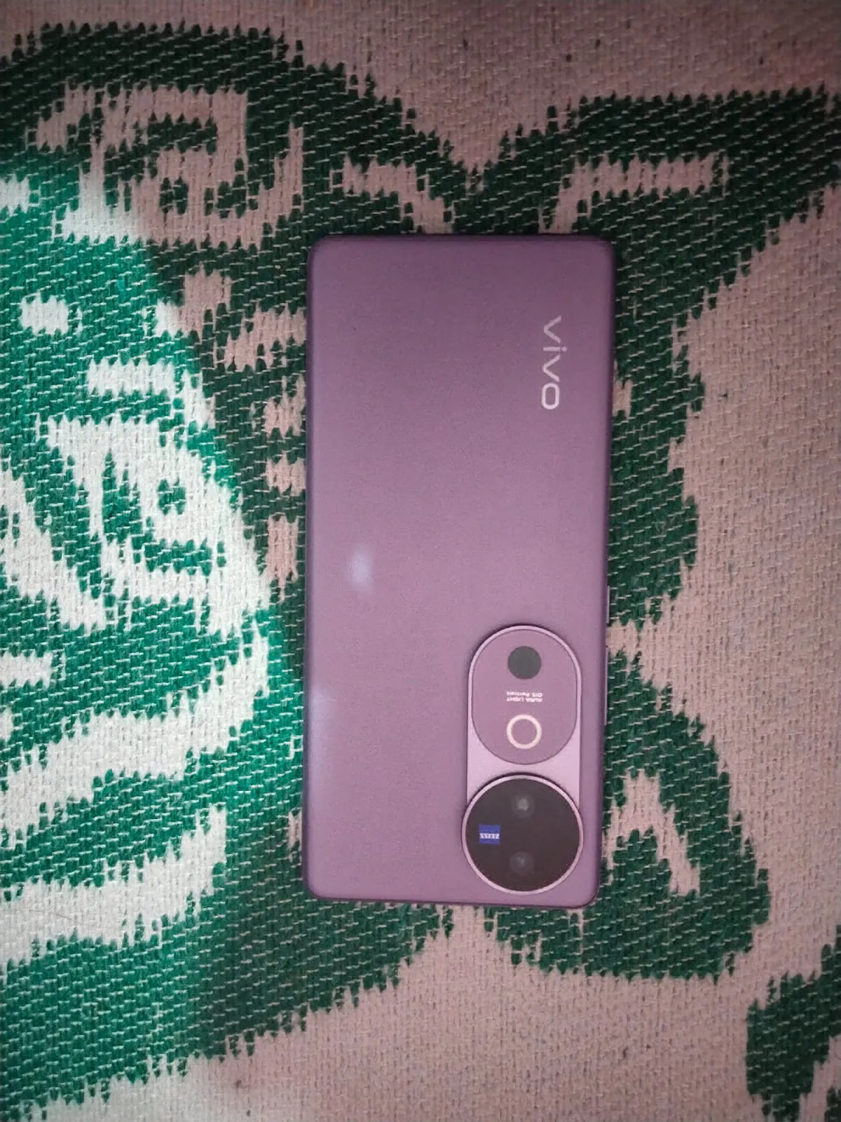 vivo V40