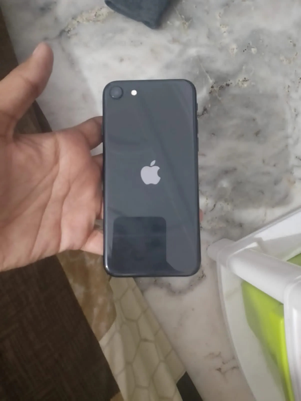 Apple iPhone SE (2020)