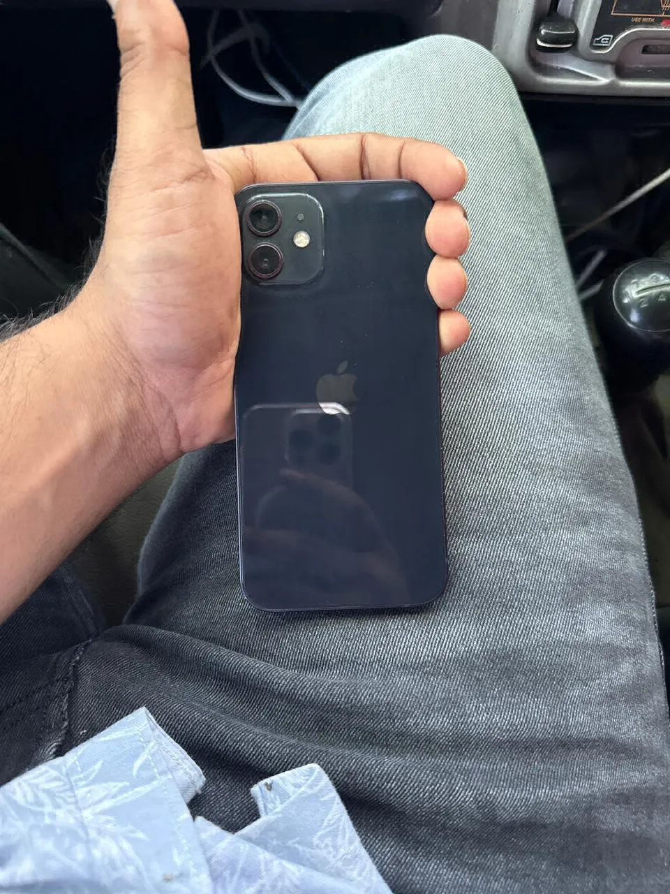 Apple iPhone 12