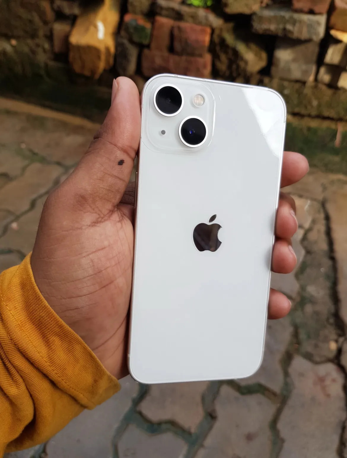 Apple iPhone 13
