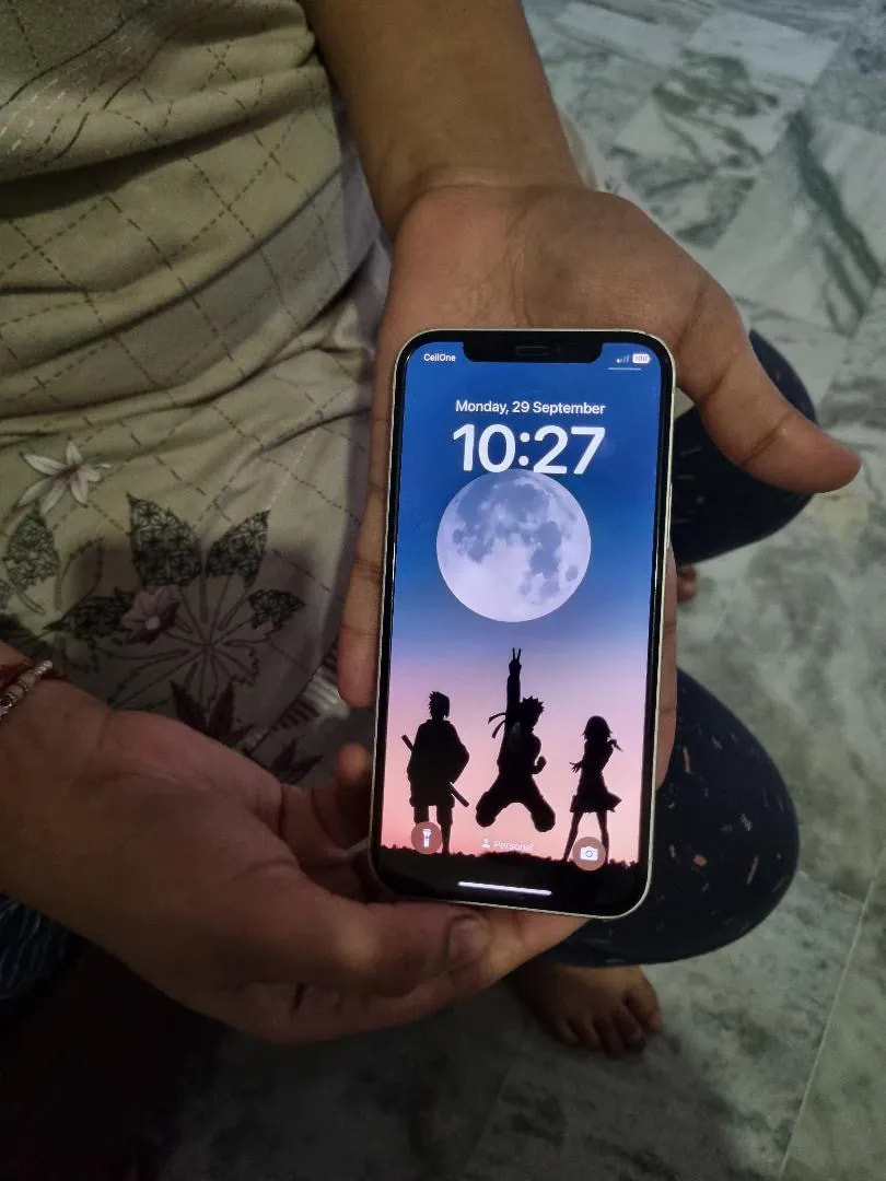 Apple iPhone 12