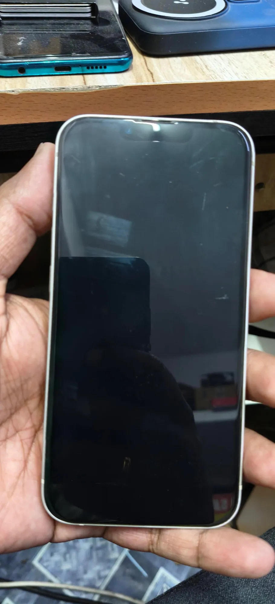 Apple iPhone 13
