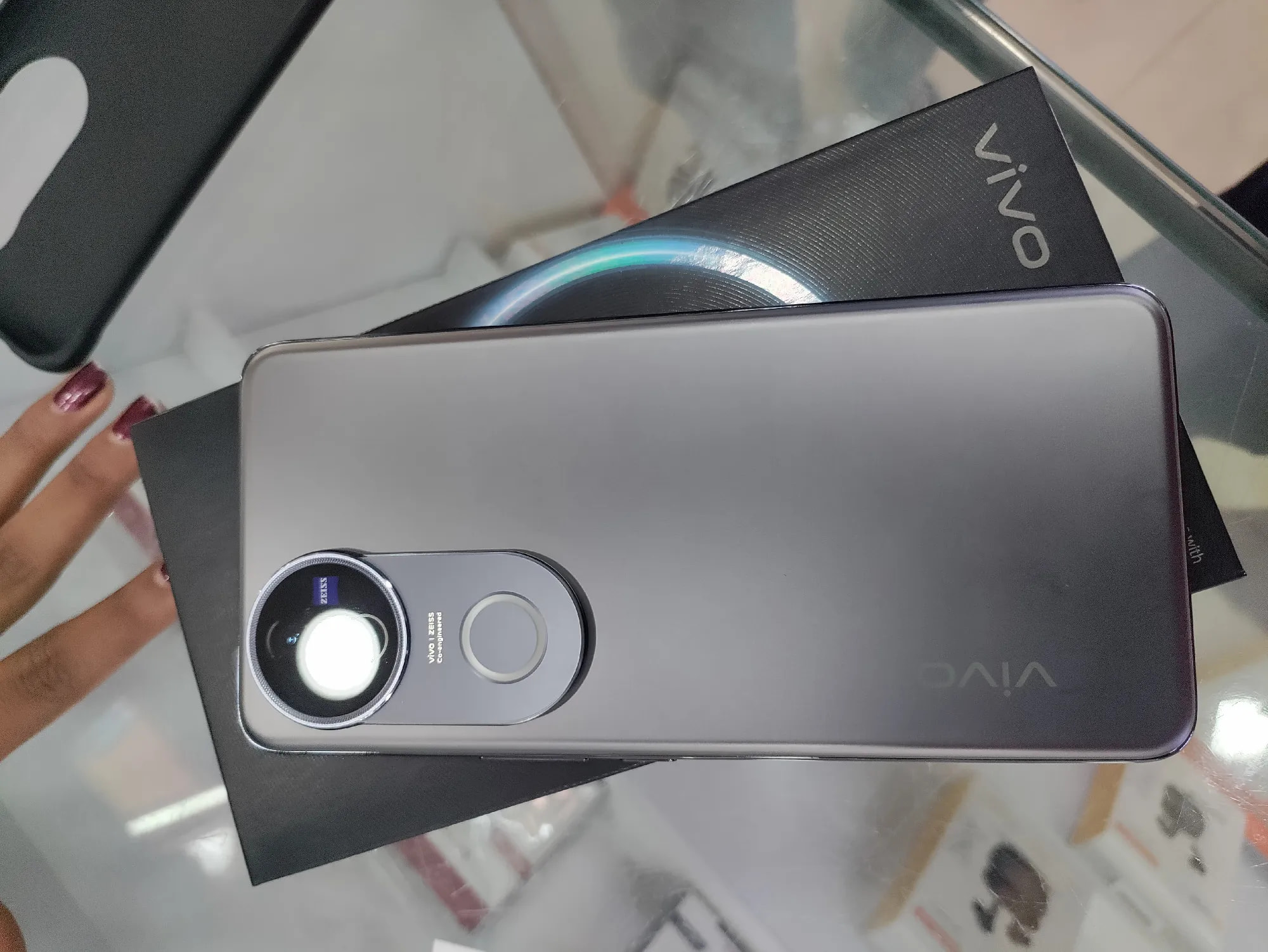 vivo V50