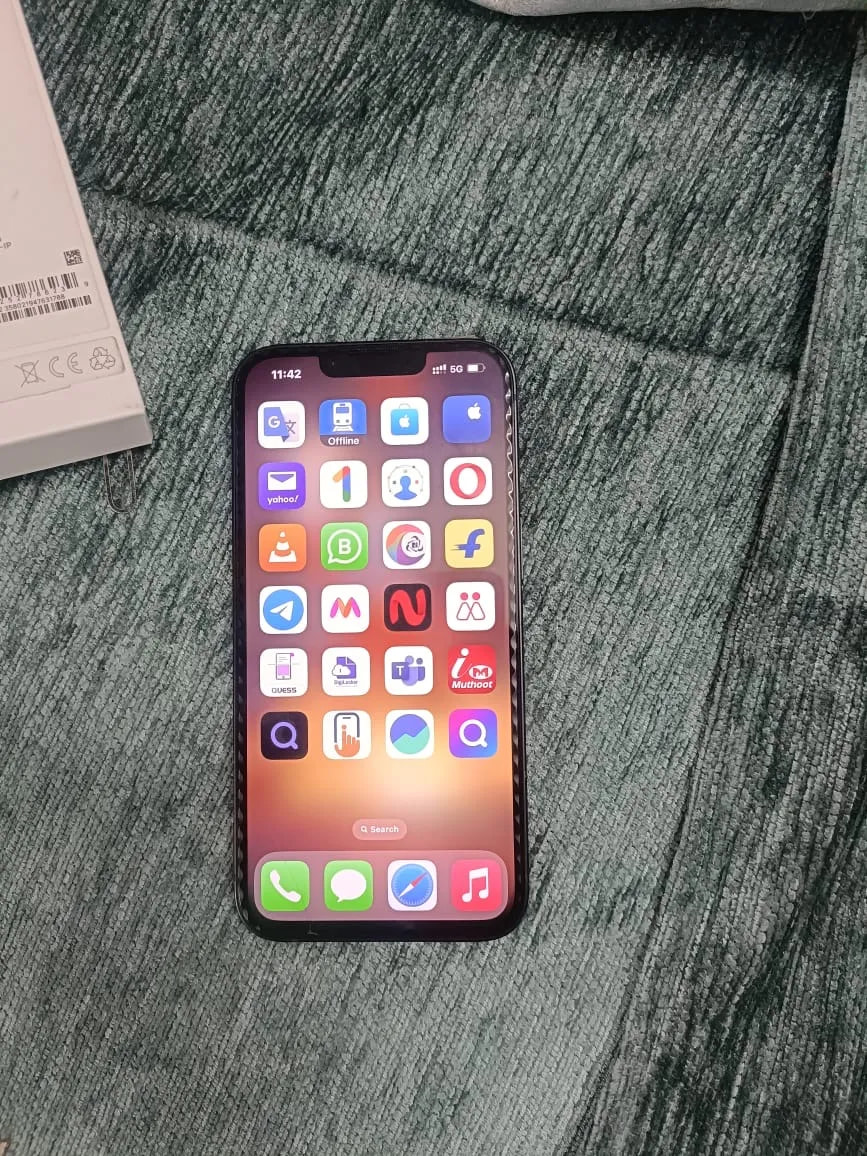 Apple iPhone 13