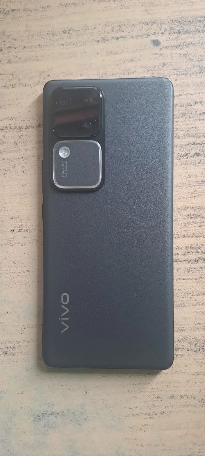 vivo V30